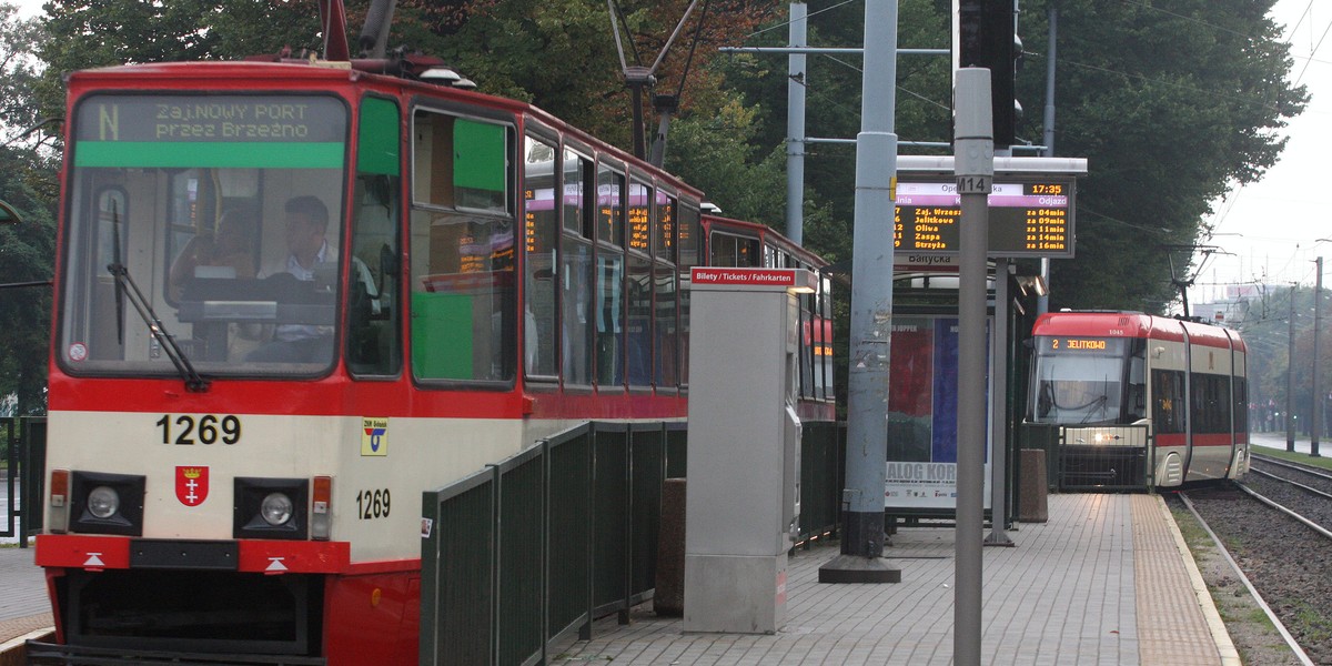 Tramwaje na przystankach