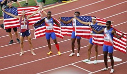 Amerykanie wygrali sztafetę 4x400 m, Polacy na dziewiątym miejscu