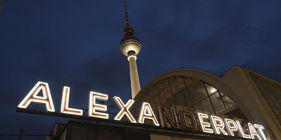 Jednym z najbardziej charakterystycznych punktów w Berlinie jest wieża telewizyjna przy Alexanderplatz