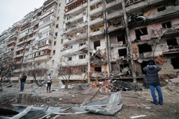 W oblężeniu i na walizkach. Ukraińcy stawili znacznie silniejszy opór, niż oczekiwał Kreml