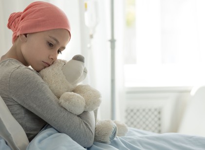 Mi történik a szülőkkel, ha daganatos lesz a gyermek? Pszichológus válaszol című cikk nyitóképe