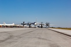 'Kuriozalny widok' na satelitarnych zdjęciach rosyjskiej bazy. Eksperci: Rosjanie... robią co mogą
