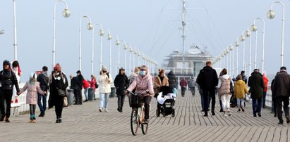 Wirus zabija coraz więcej ludzi, a oni nie noszą masek! Obrazki z Trójmiasta szokują