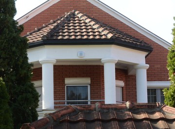 Ovo je vila na Bežaniji gde živi Suzana Jovanović: Sve je u mermeru, stilski nameštaj svuda, a klavir ima posebno mesto u kući