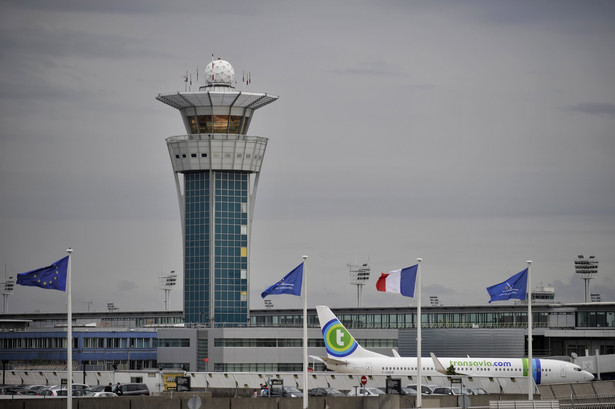 Po ataku sytuacja na lotnisku Paryż-Orly wraca do normalności