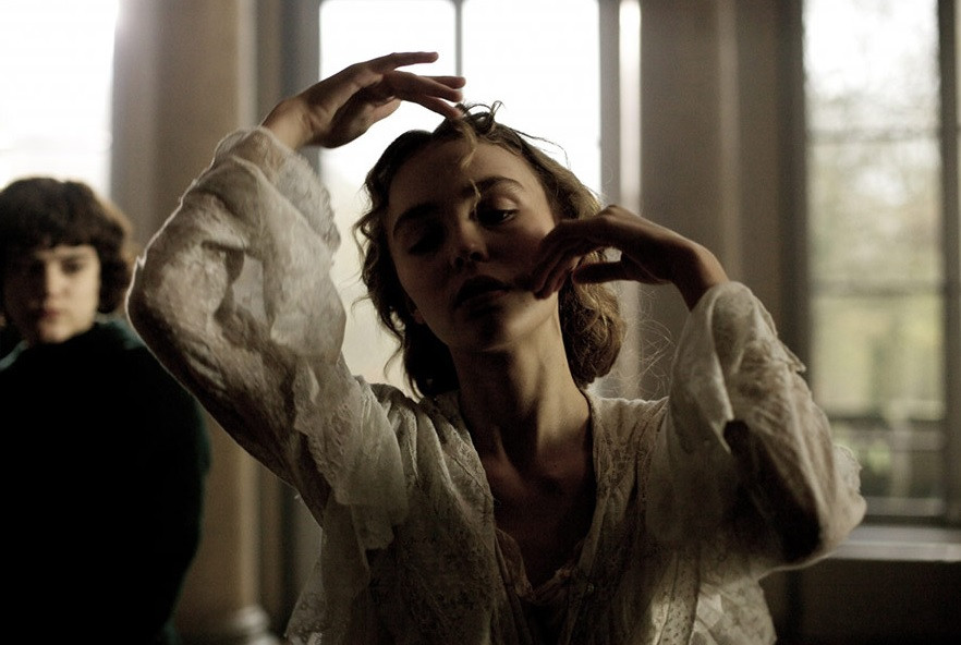 Lily Rose Depp w filmie "Tancerka" (2016)