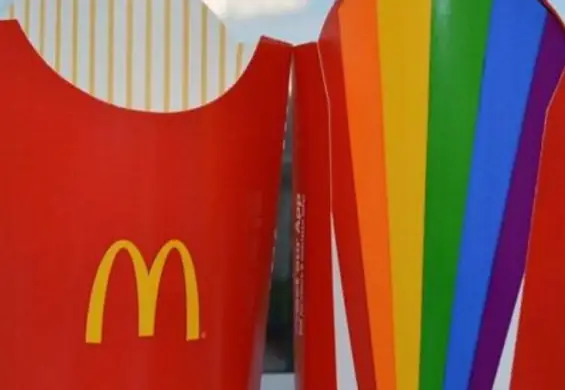 Tęczowe opakowania na frytki z McDonalds. Niektórym się spodobały, innych zbulwersowały