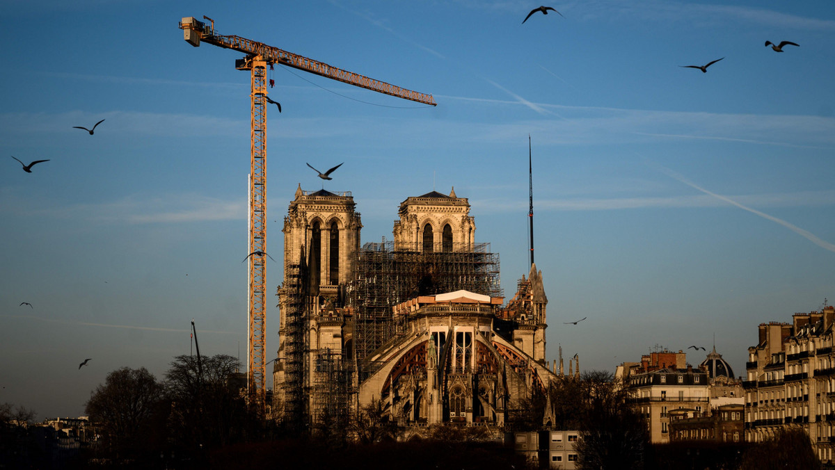 <strong>"Odbudowa katedry Notre-Dame rozpocznie się w 2021 roku i potrwa przynajmniej 5 lat" - poinformował generał Jean-Louis Georgelin wyznaczony przez prezydenta Emmanuela Macrona na koordynatora prac rekonstrukcyjnych.</strong>