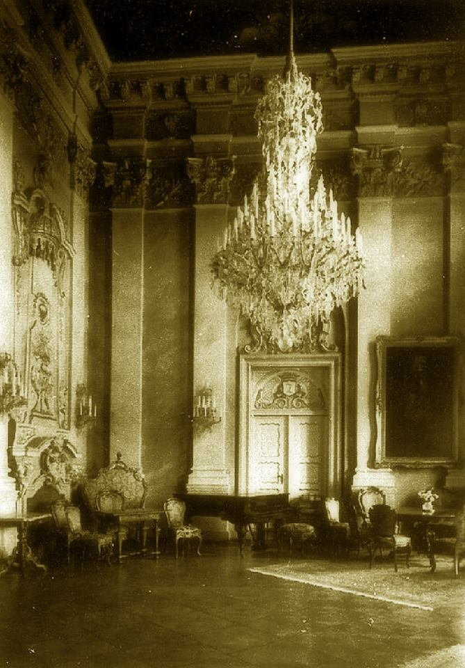 Radomierzyce - pałac, niezwykła historia i tajemnicze archiwa - Podróże