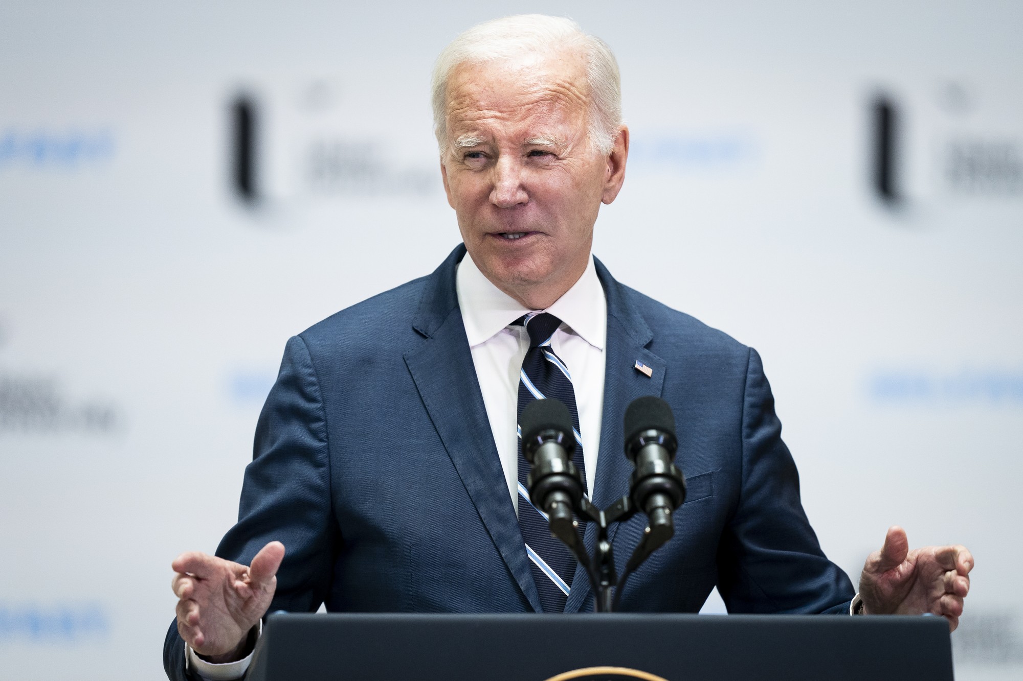 Joe Biden požaduje okamžité prešetrenie incidentu.