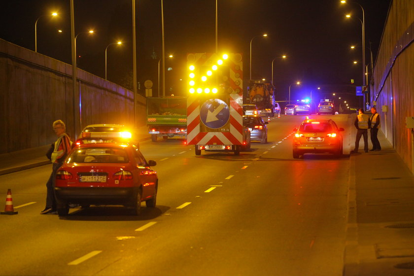 Ćwiczenia strażaków w tunelu Wisłostrady 