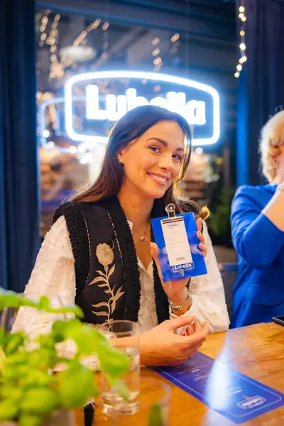 Paulina Krupińska w restauracji Prosta Pasta