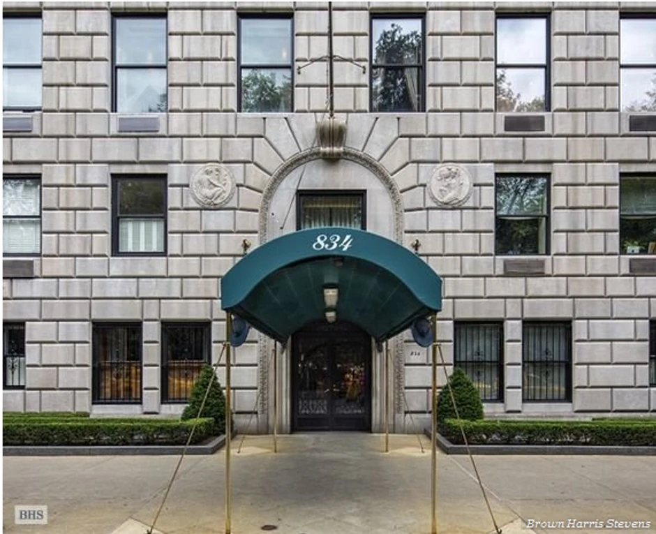 Najluksuznija stambena zgrada na Menhentnu