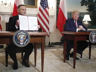 Prezydenci Andrzej Duda i Donald Trump po podpisaniu deklaracji dotyczącej obecności sił zbrojnych USA w Polsce. Waszyngton, 12 czerwca 2019 r.