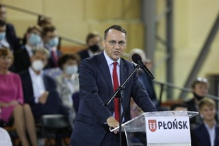 Sikorski: Kto chce wyprowadzić Polskę z UE jest zdrajcą