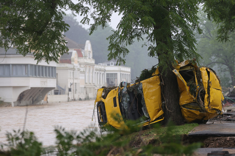 Samochód po powodzi - Niemcy