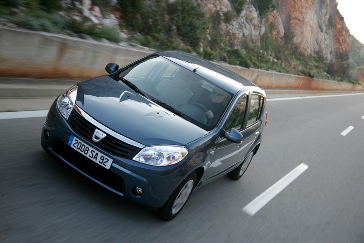 Samochód z Rumunii poza atrakcyjną ceną kusi też 3-letnią gwarancją