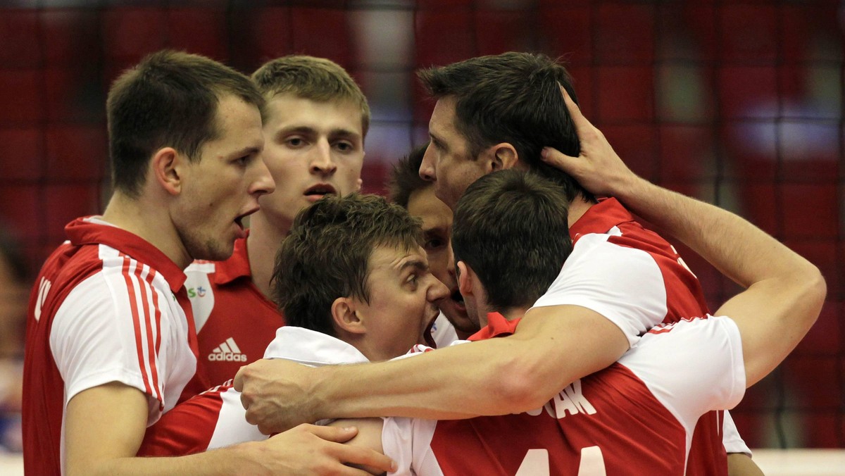 Reprezentacja Polski siatkarzy po świetnym występie w Pucharze Świata awansuje wkrótce na czwartą lokatę w rankingu międzynarodowej federacji siatkarskiej (FIVB). Polacy na razie zajmują ósmą lokatę, wyprzedzą zespoły Kuby, Serbii, USA i Bułgarii.