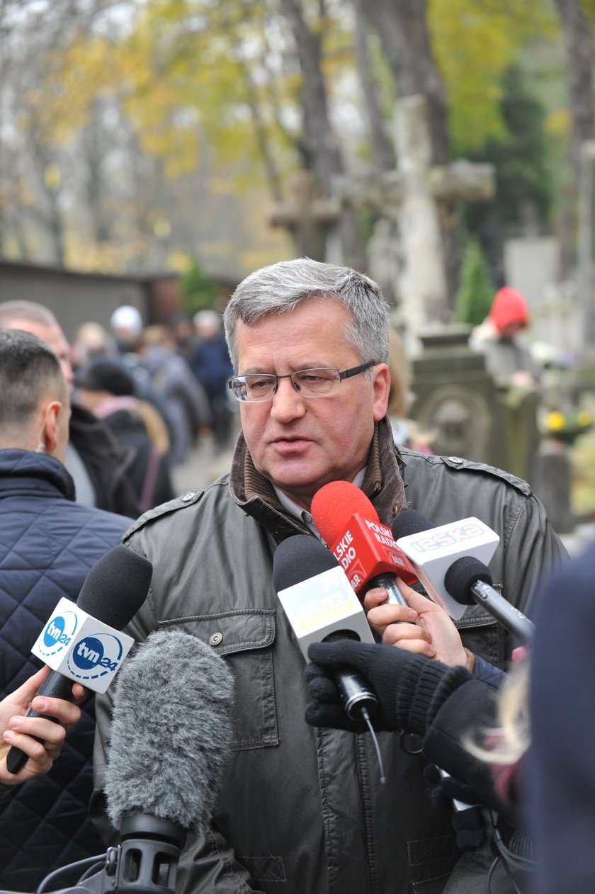 Prezydent Bronisław Komorowski z rodziną był 1 listopada na Powązkach