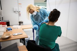 Były prezes NFZ: "Polskie państwo nie zdało egzaminu w pandemii"