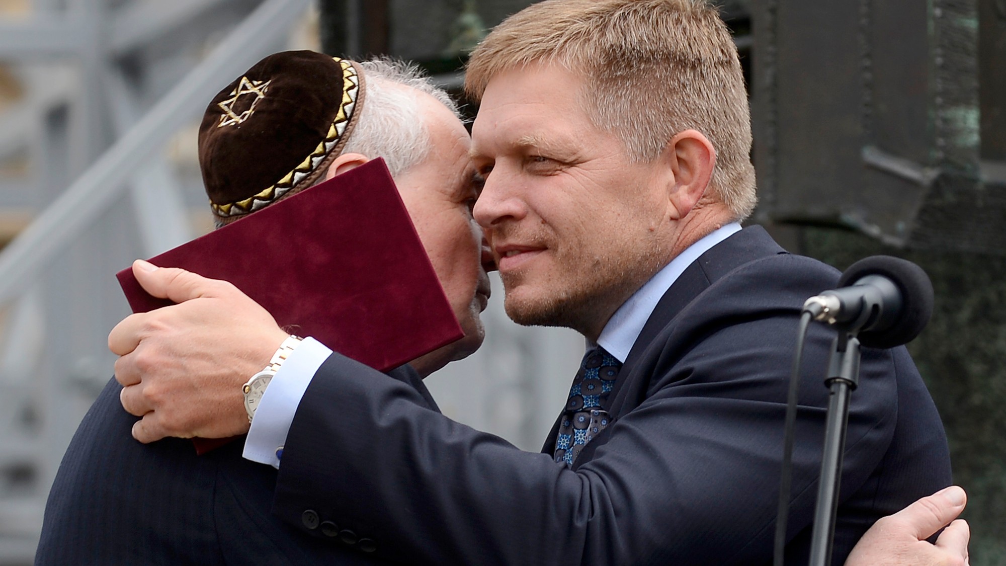 Robert Fico na archívnej snímke z pietnej spomienky na holokaust v roku 2013