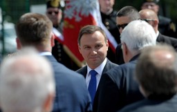 TNS Polska: 47 proc. dobrze o pracy prezydenta, nieco gorsze oceny pracy Beaty Szydło