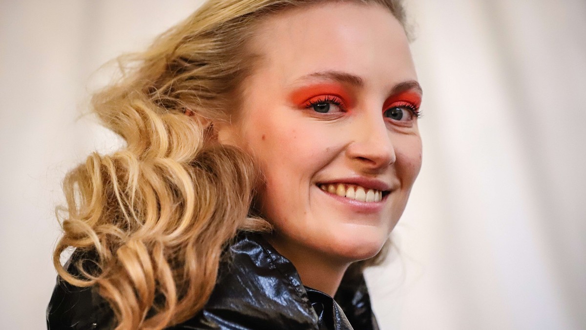 Pronašli smo minđuše od 990 dinara koje čak i farmerke pretvaraju u svečanu kombinaciju