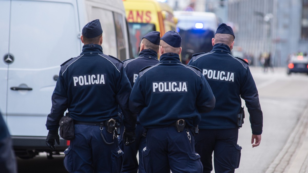 Niewybuch z czasów II wojny światowej został znaleziony w piątek na poddaszu jednej z kamienic na obrzeżach centrum Bielska-Białej. Saperzy już się nim zajęli. Na czas akcji jego usunięcia ewakuowano mieszkańców budynku – podała bielska policja.