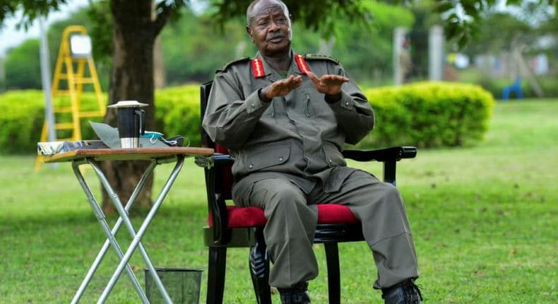 Museveni in military fatigue 