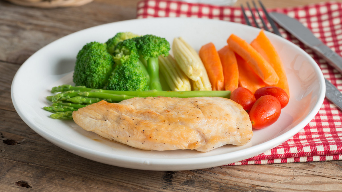 W roku 2016 najpopularniejszym trendem żywieniowym był wegetarianizm i jego różne odmiany. Ostatnio głośno jest o diecie fleksitariańskiej bazującej na produktach roślinnych, ale nie wykluczającej, np. kurczaka z wolnego wybiegu czy świeżych ryb.