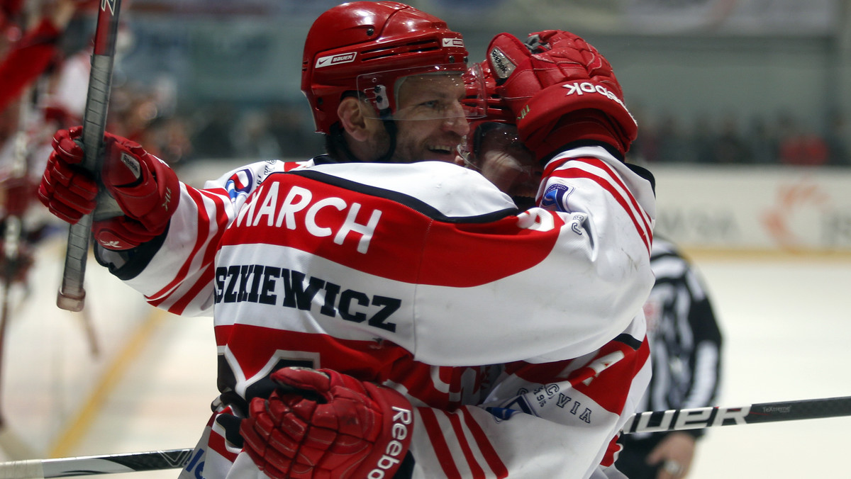 Comarch Cracovia została mistrzem Polski w hokeju na lodzie. To dziesiąty tytuł mistrzowski dla klubu hokejowego z Krakowa, w decydującym meczu finałowym hokeiści Pasów pokonali JKH GKS Jastrzębie 6:2 (1:0, 2:1, 3:1). Cała rywalizacja tocząca się do czterech zwycięstw padła łupem Cracovii 4-3.