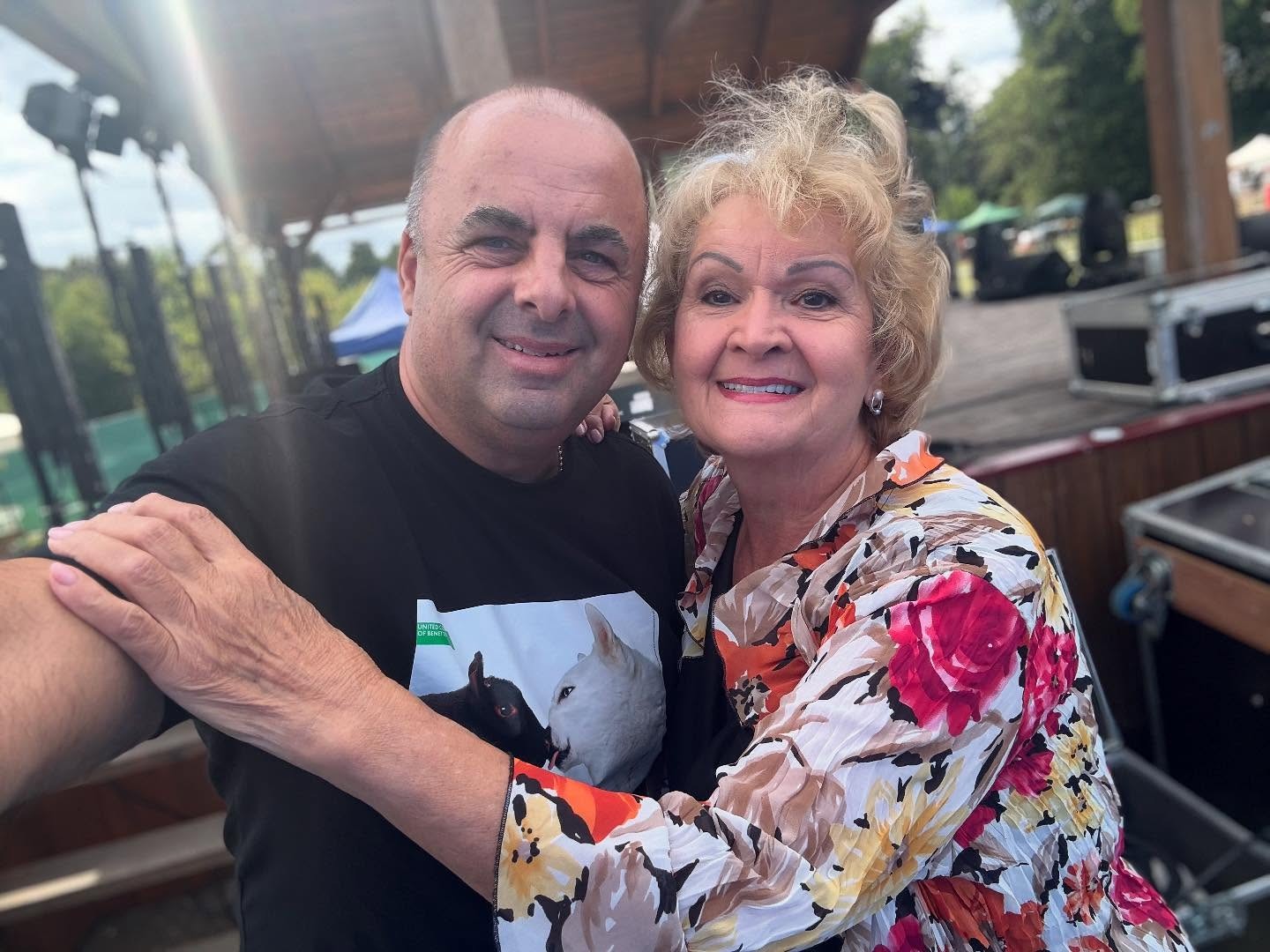 Moderátor Richard Vrablec a herečka Gizka Oňová.