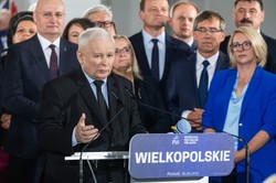 "Oni zniszczą to, co zbudował rząd PiS. Oni ten system zniszczą, wszystko zabiorą"