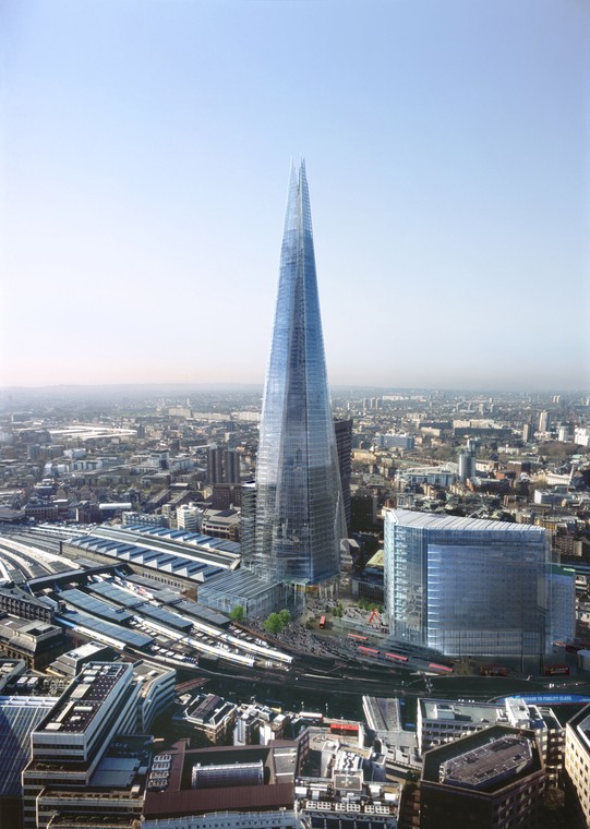 Shard London Bridge ma mieć 305 m (310 m z anteną) i 73 piętra i po ukończeniu w 2012 r. będzie najwyższym budynkiem w Unii Europejskiej.