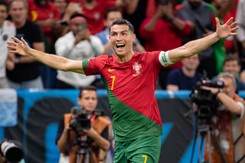 Ronaldo, Messi i Mbappe na czele rankingu 'Forbesa'. Piłkarze najlepiej opłacanymi sportowcami