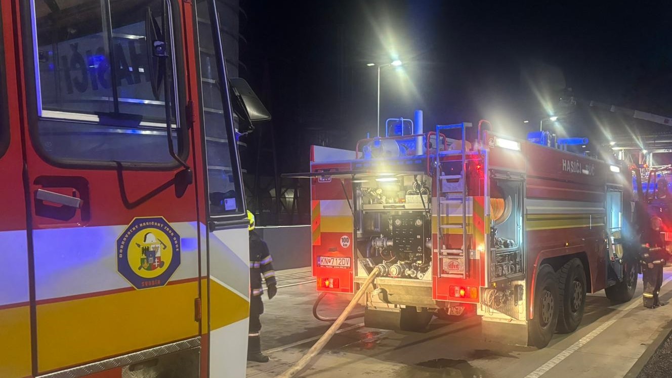 Hasiči zasahovali pri požiari v Lemešanoch. (ilustračné foto)