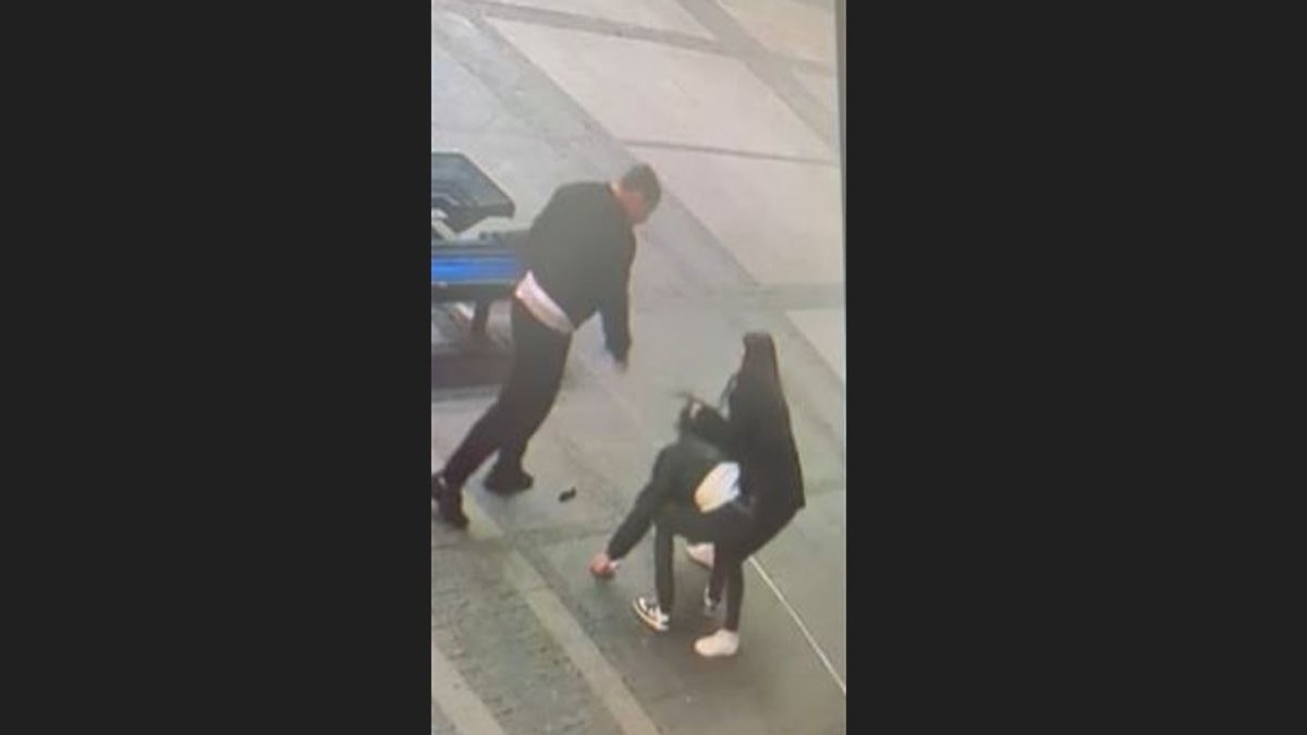 Snimak brutalnog ubadanja muškarca (35) u oko u Knez Mihailovoj