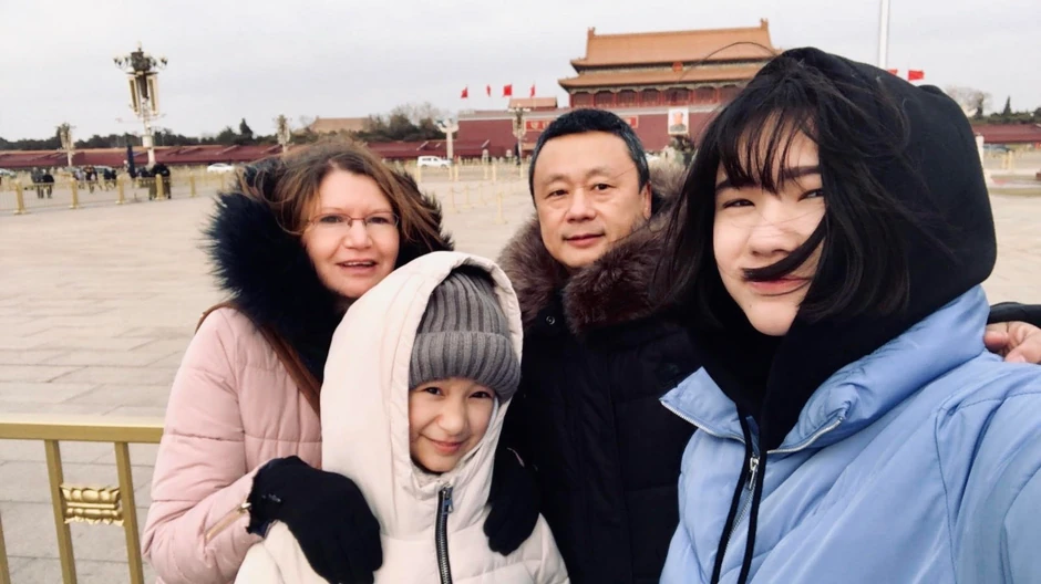 Jelena Yo sa porodicom