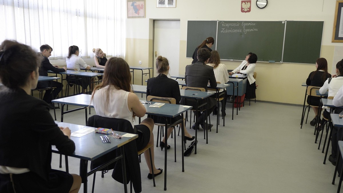 Szkoła uczniowie edukacja oświata matura nauka klasa