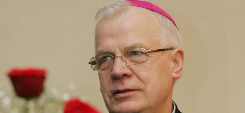 Abp Michalik w orędziu: Miejmy odwagę przeciwstawiać się złu