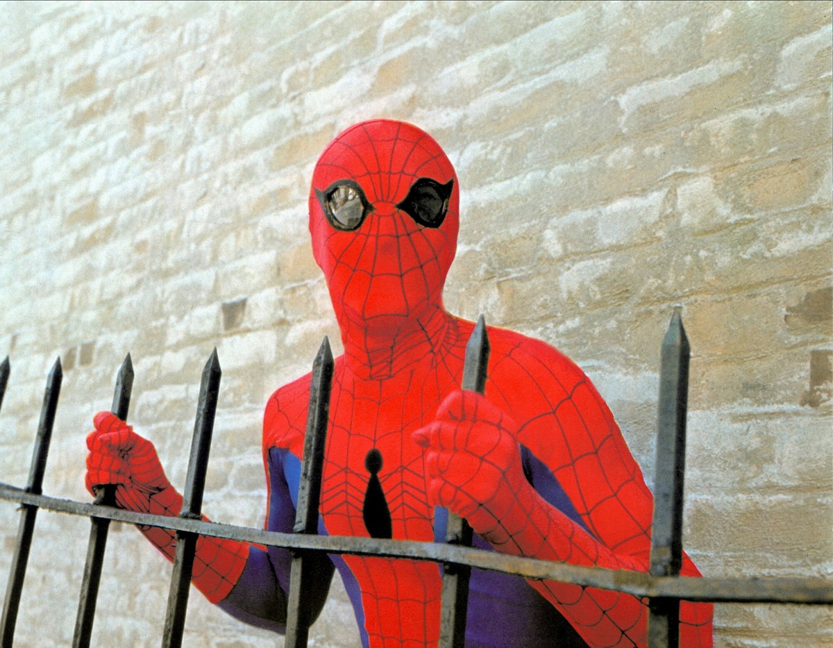 Nicholas Hammond w serialu z lat 70. "Niesamowity Spider-Man" – zdjęcie poglądowe