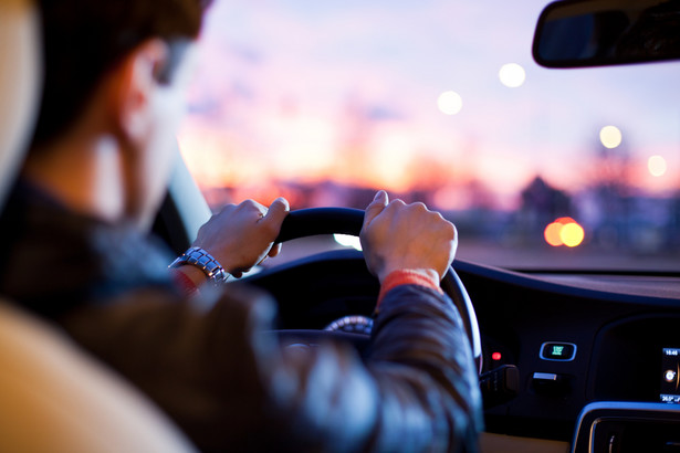 Jak wynika z danych UFG, prawie 1/3 wypadków drogowych powodowana jest przez kierowców, którzy nie są właścicielami auta.