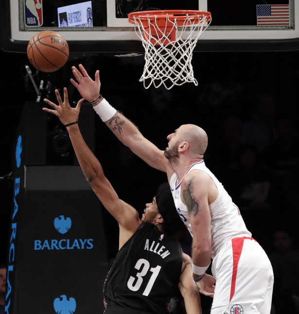 Liga NBA: Marcin Gortat zdobył 10 punktów, a Kemba Walker aż 60