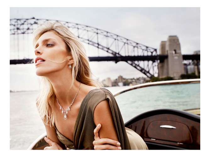 Anja Rubik w biżuterii Apart - sesja w Australii