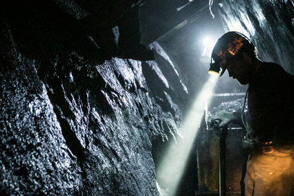 Przelewy z czternastkami dla blisko 37 tys. górników z PGG. Teraz boją się Polskiego Ładu