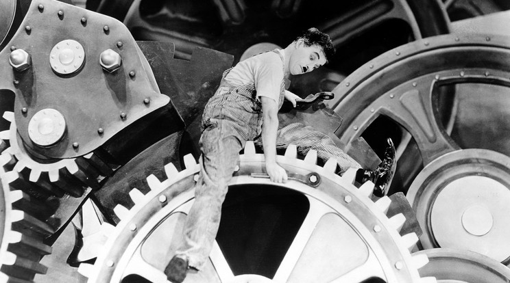 A Modern idők jelképpé vált jelenete – a film után kommunista szimpatizánsnak bélyegezték  Chaplint /fotó: Profimedia