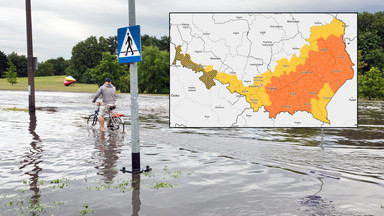 Ściana deszczu sunie przez Polskę. Spadnie nawet 70 mm wody. IMGW alarmuje [MAPA]