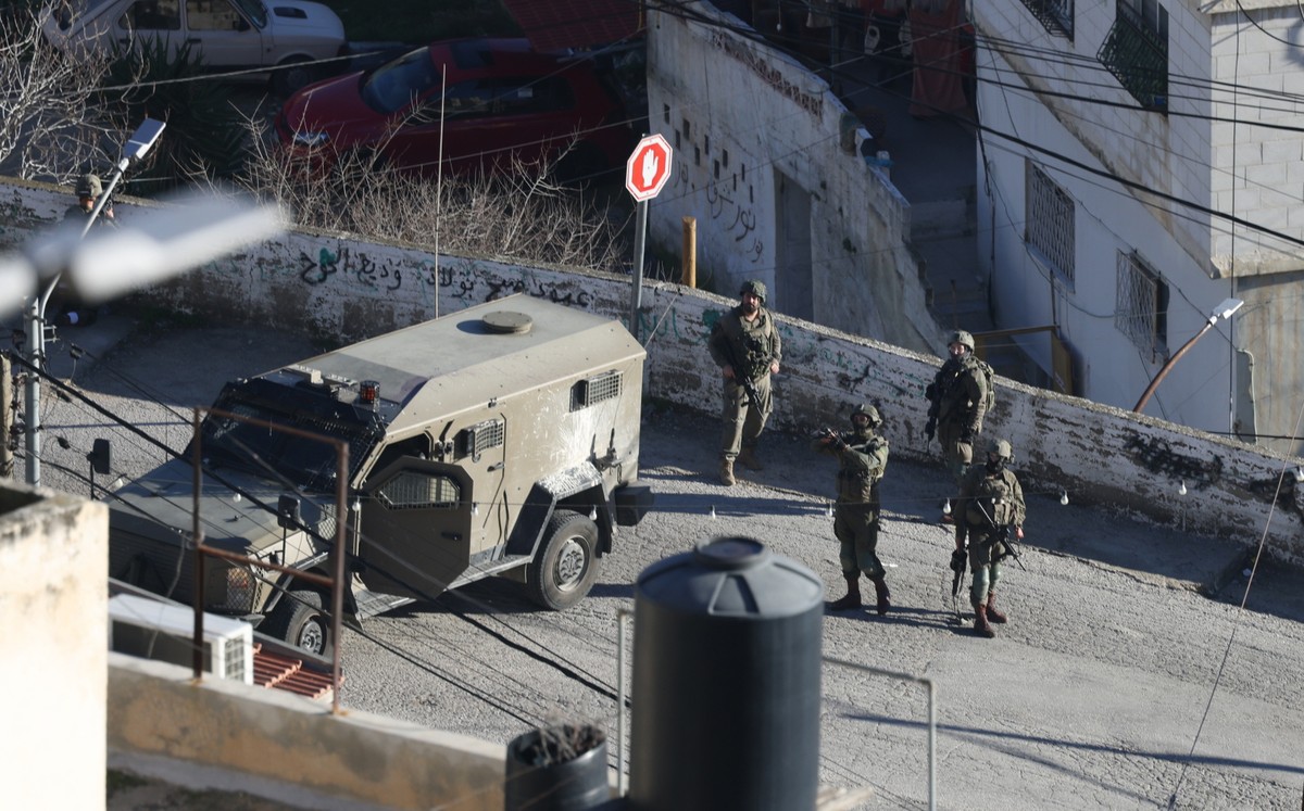 Israeli military raid in West Bank's Nablus city