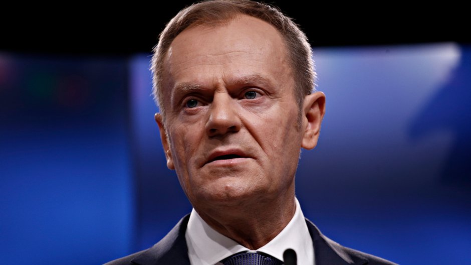 Odtajniona notatka ws. Lotosu. Tusk komentuje