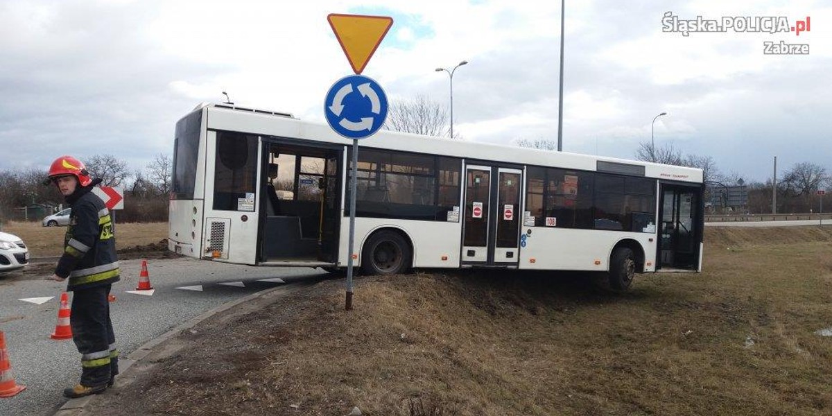 Kierowca autobusu stracił przytomność